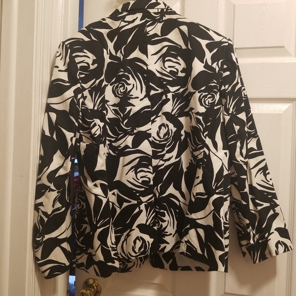 Jacket - Picture 6 of 7